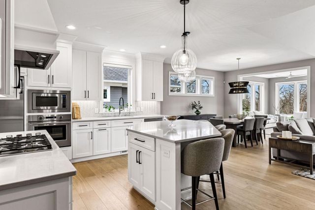 7100 Highland Court, Eden Prairie, MN 55346