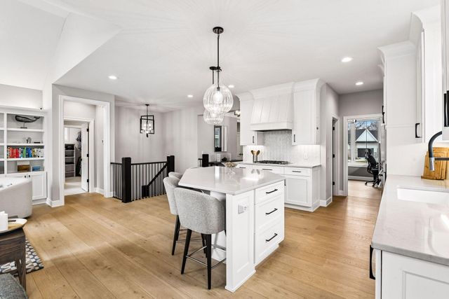 7100 Highland Court, Eden Prairie, MN 55346