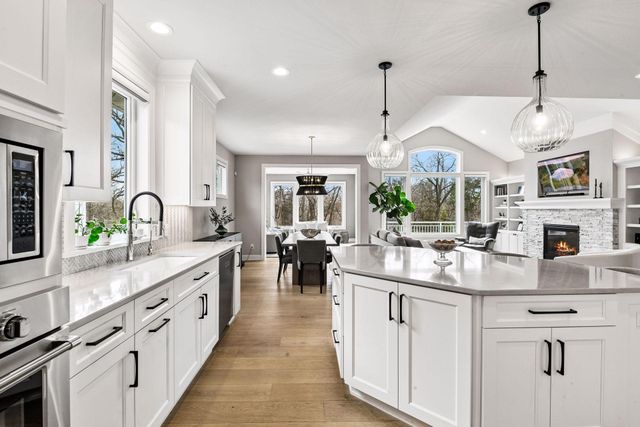 7100 Highland Court, Eden Prairie, MN 55346