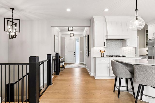 7100 Highland Court, Eden Prairie, MN 55346