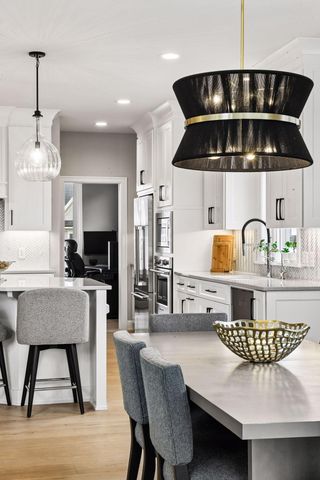 7100 Highland Court, Eden Prairie, MN 55346