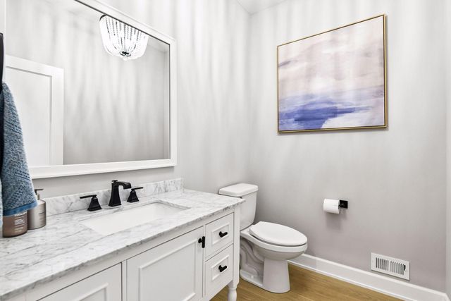 7100 Highland Court, Eden Prairie, MN 55346