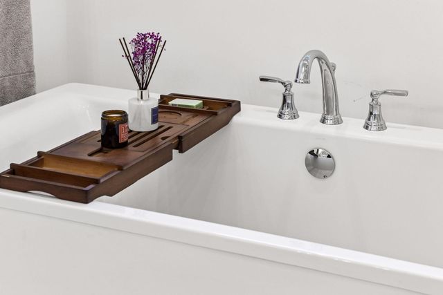 7100 Highland Court, Eden Prairie, MN 55346