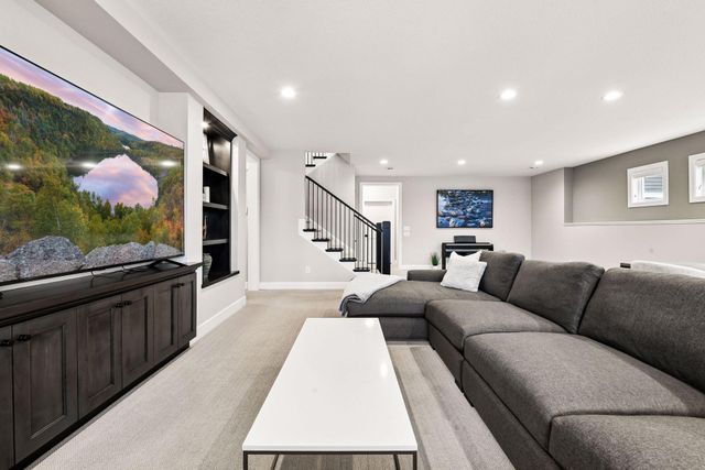 7100 Highland Court, Eden Prairie, MN 55346