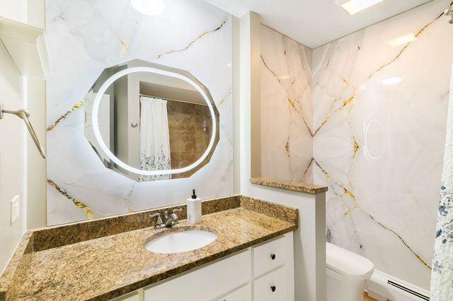 565 Maple Avenue 8, Lisle, IL 60532