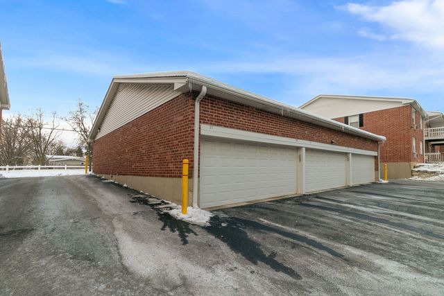 565 Maple Avenue 8, Lisle, IL 60532