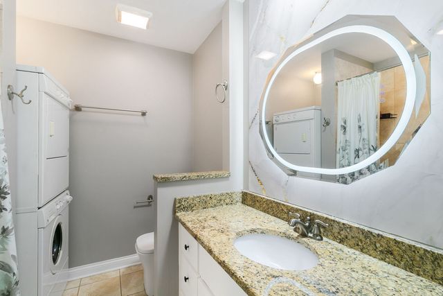 565 Maple Avenue 8, Lisle, IL 60532