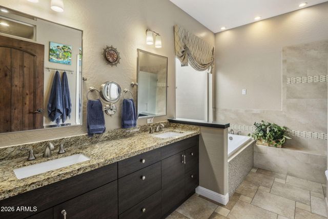 7720 S LA CORTA Drive, Tempe, AZ 85284