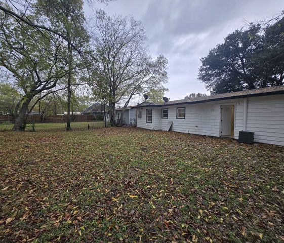 3007 Shenstone Drive, Dallas, TX 75228