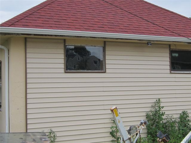 2116 Hamilton Street SW, Cedar Rapids, IA 52404