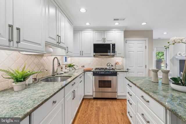 32 HIGHGATE LN, Blue Bell, PA 19422