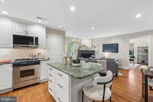 32 HIGHGATE LN, Blue Bell, PA 19422