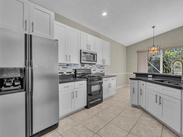 6271 SW 195th Avenue, Pembroke Pines, FL 33332