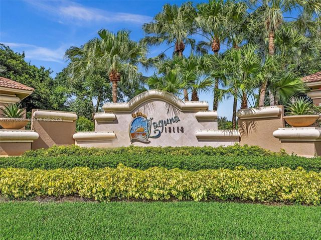 6271 SW 195th Avenue, Pembroke Pines, FL 33332