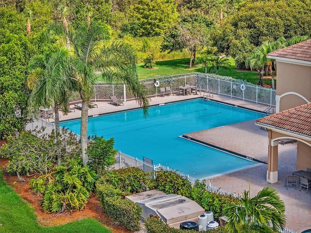 6271 SW 195th Avenue, Pembroke Pines, FL 33332