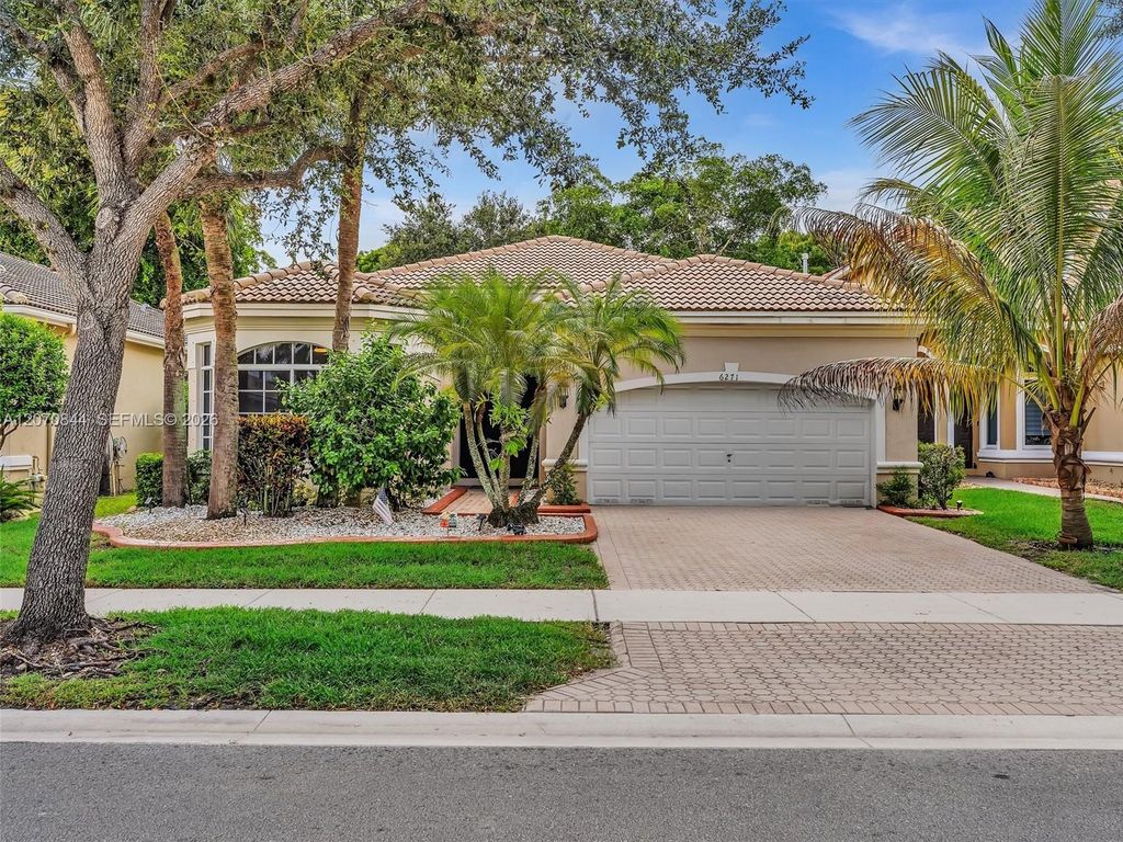 6271 SW 195th Avenue, Pembroke Pines, FL 33332