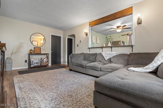 1313 9th Street, Vienna, WV 26105