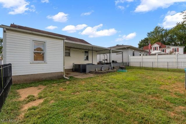 1313 9th Street, Vienna, WV 26105