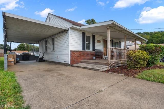 1313 9th Street, Vienna, WV 26105