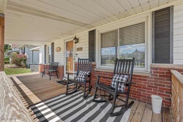 1313 9th Street, Vienna, WV 26105