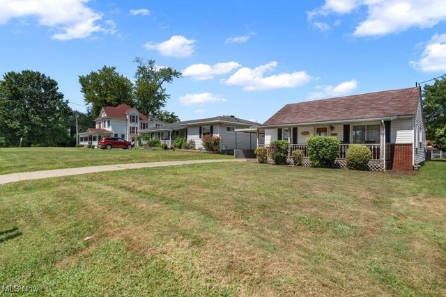 1313 9th Street, Vienna, WV 26105