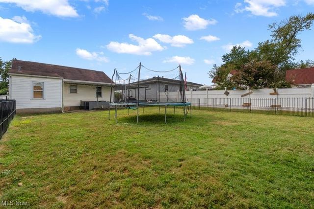 1313 9th Street, Vienna, WV 26105