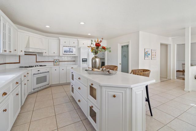 5150 Lake Forest Dr, Loomis, CA 95650