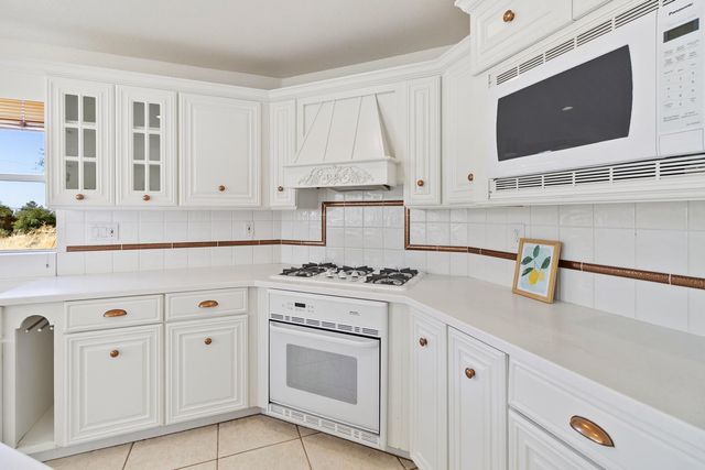 5150 Lake Forest Dr, Loomis, CA 95650