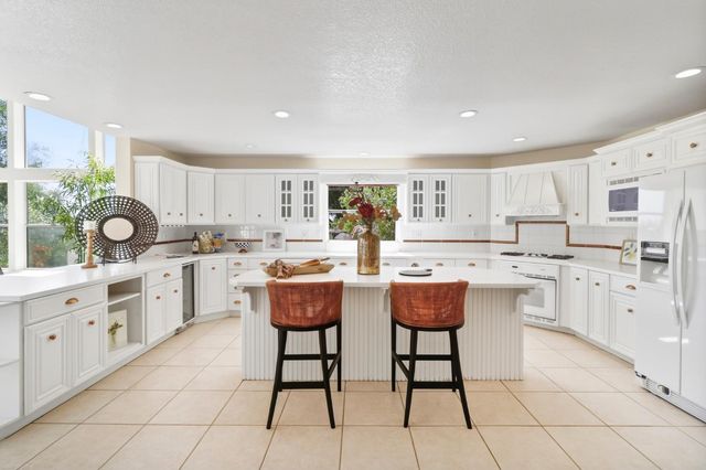 5150 Lake Forest Dr, Loomis, CA 95650