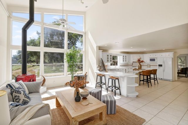 5150 Lake Forest Dr, Loomis, CA 95650