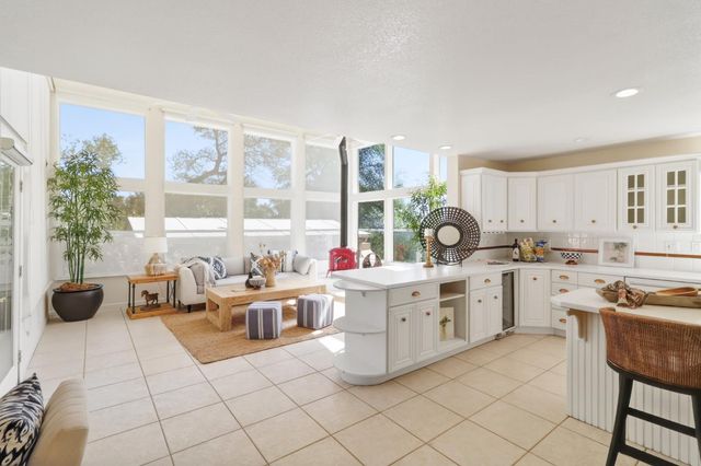 5150 Lake Forest Dr, Loomis, CA 95650