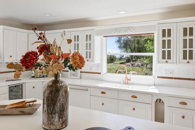 5150 Lake Forest Dr, Loomis, CA 95650