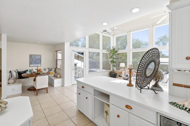 5150 Lake Forest Dr, Loomis, CA 95650