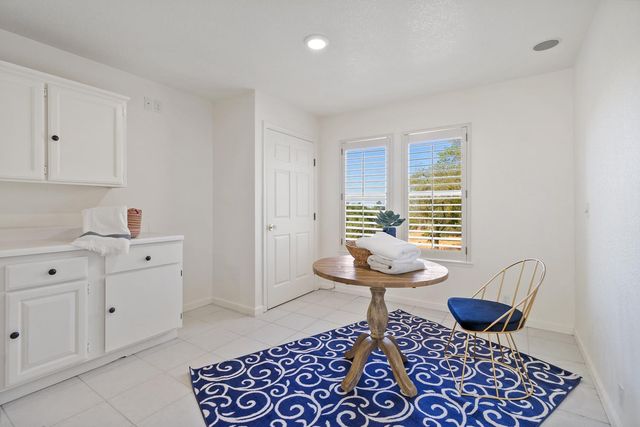 5150 Lake Forest Dr, Loomis, CA 95650