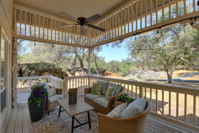 5150 Lake Forest Dr, Loomis, CA 95650