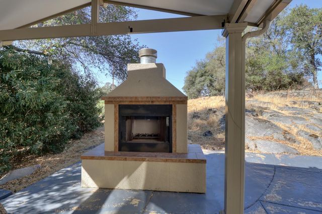 5150 Lake Forest Dr, Loomis, CA 95650