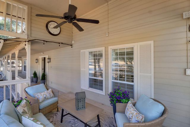 5150 Lake Forest Dr, Loomis, CA 95650