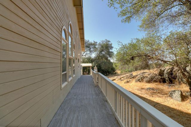 5150 Lake Forest Dr, Loomis, CA 95650