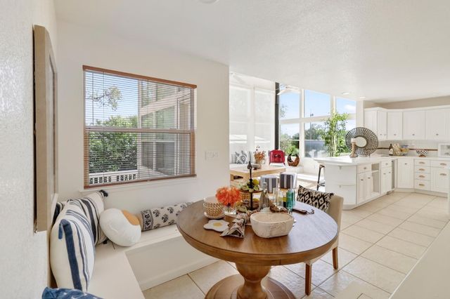 5150 Lake Forest Dr, Loomis, CA 95650