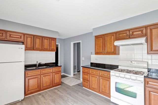 1968 S Chestnut Street 1968, Des Plaines, IL 60018