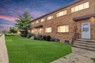 1968 S Chestnut Street 1968, Des Plaines, IL 60018