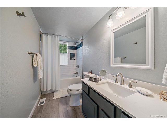 1364 Nissen Pl, Broomfield, CO 80020