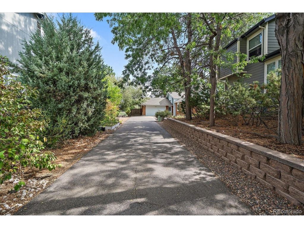 1364 Nissen Pl, Broomfield, CO 80020