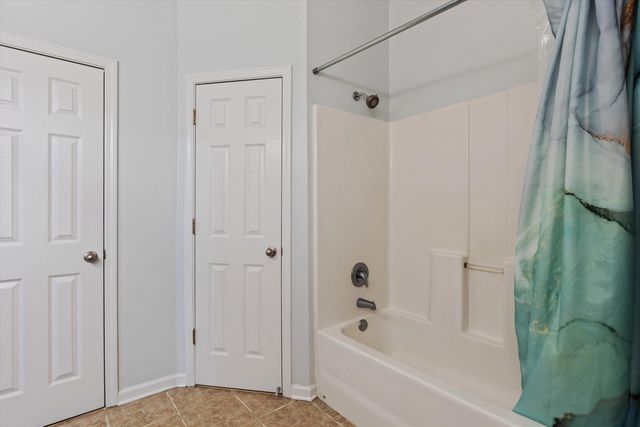 279 ISLAND VILLAGE DR, Memphis, TN 38103