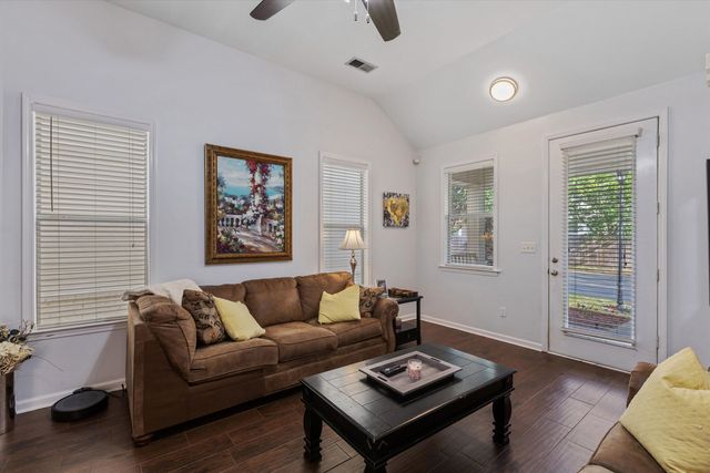 279 ISLAND VILLAGE DR, Memphis, TN 38103