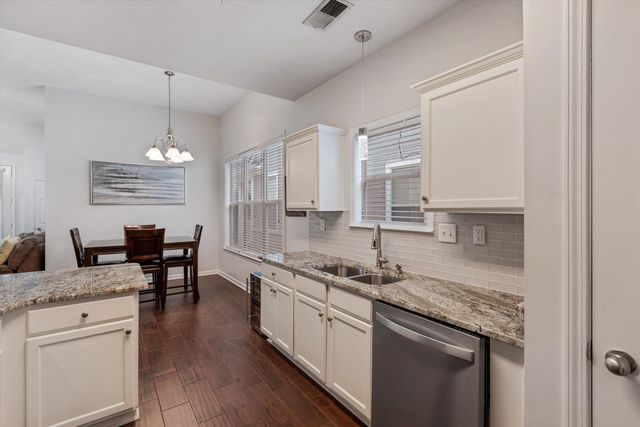 279 ISLAND VILLAGE DR, Memphis, TN 38103