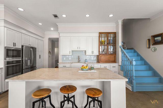 17 Snug Harbor, Hattiesburg, MS 39402