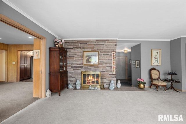 2718 30TH Street Court, Moline, IL 61265