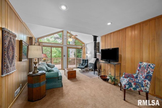 2718 30TH Street Court, Moline, IL 61265