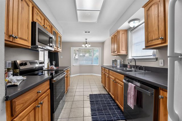 16019 Mill Point Drive, Houston, TX 77059
